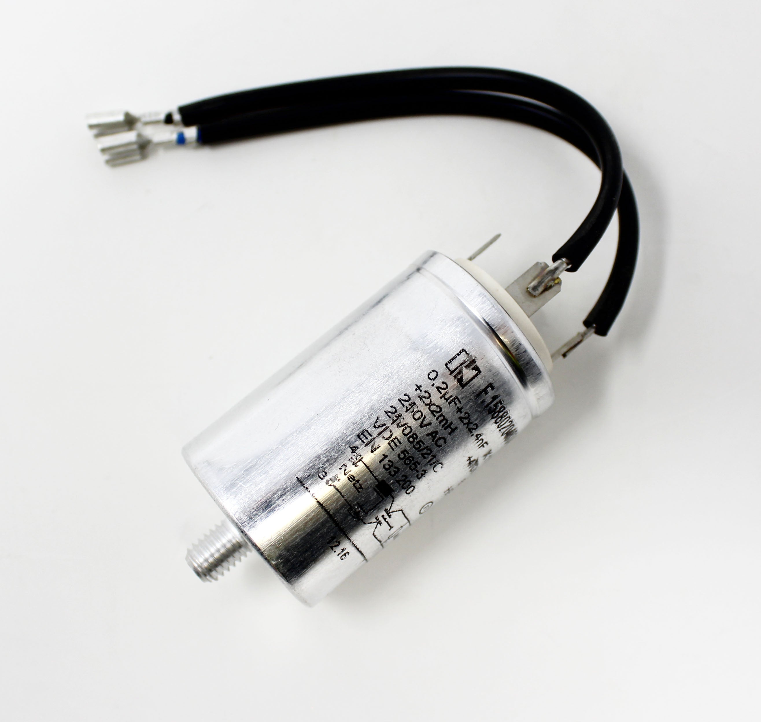 Interference-free capacitor